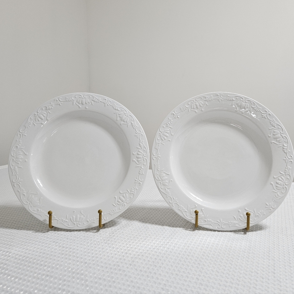 Vintage BOMBAY (2) Embossed Dinner Plates Scrolls Stoneware‎ Elegant White 11"